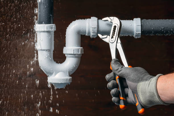 Professional Plumbing technician working in Red Rock, OK